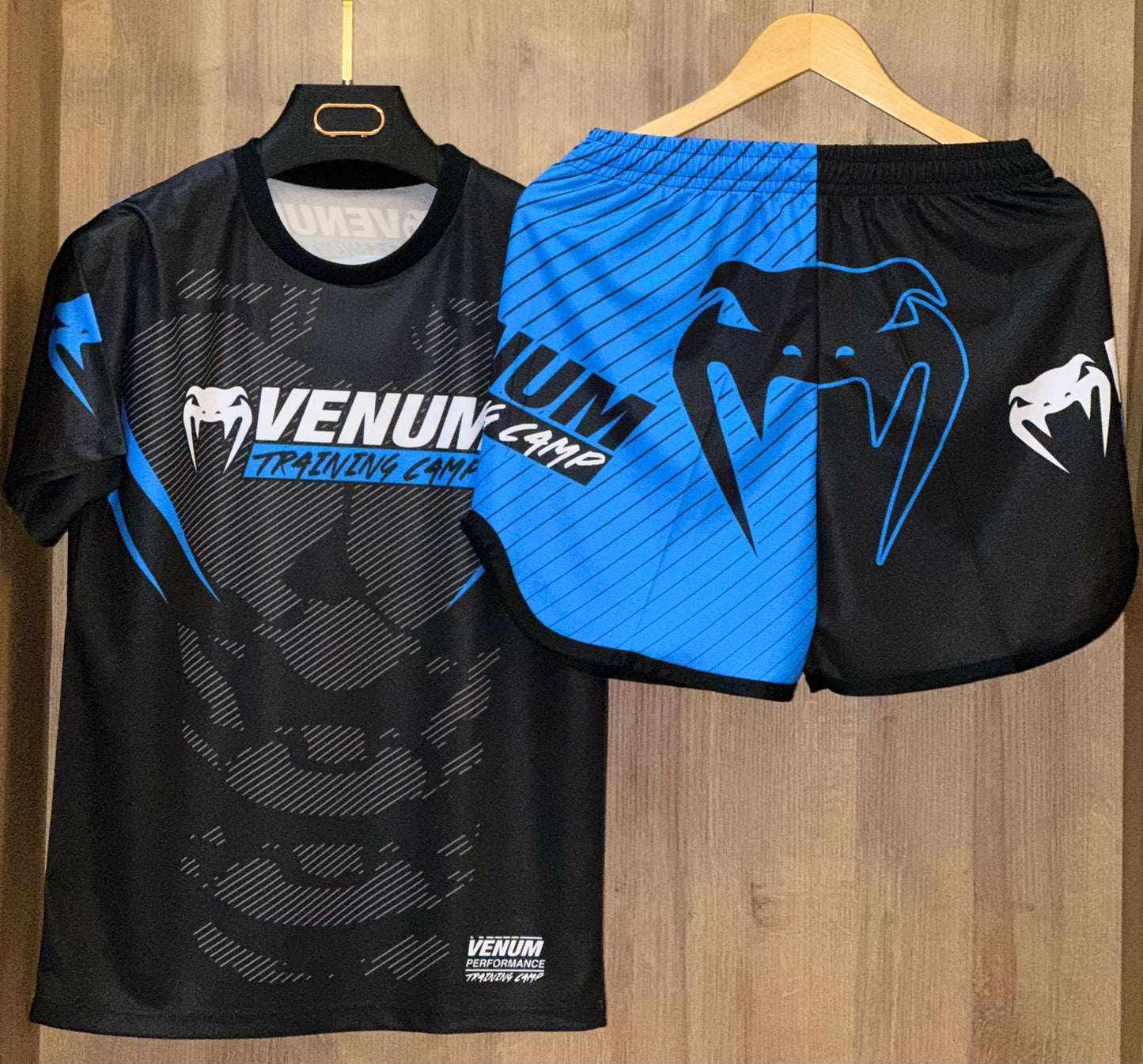 Ensemble Venum Training Camp Homme – T-Shirt & Short Noir/Bleu