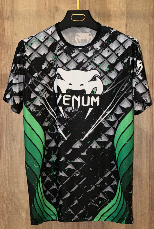 تيشورت سبور باللون الأخضر والأسود