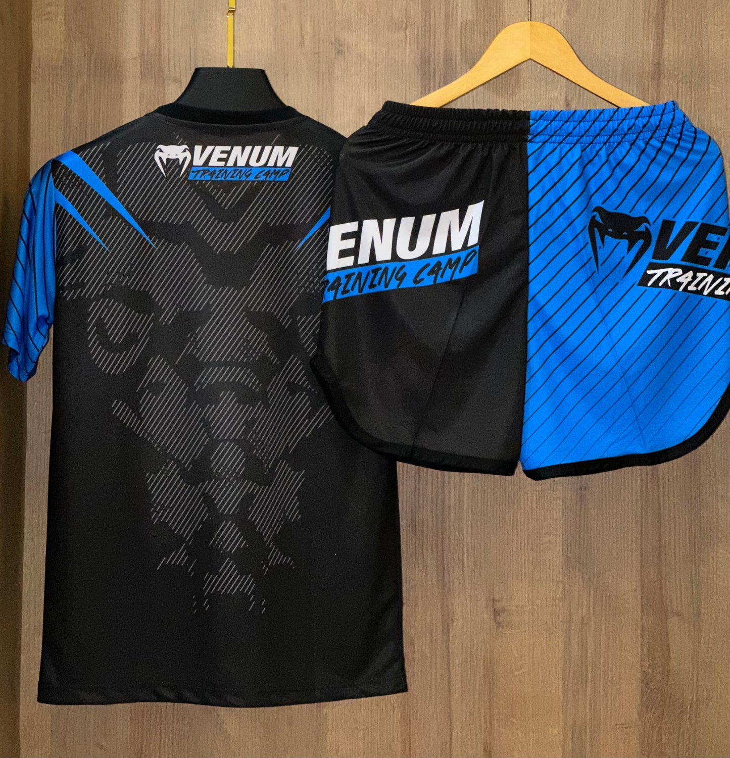 Ensemble Venum Training Camp Homme – T-Shirt & Short Noir/Bleu